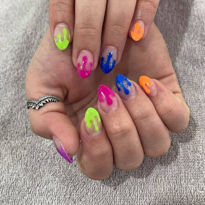 Neon Paint Drip 🎨 

Nails By Whit