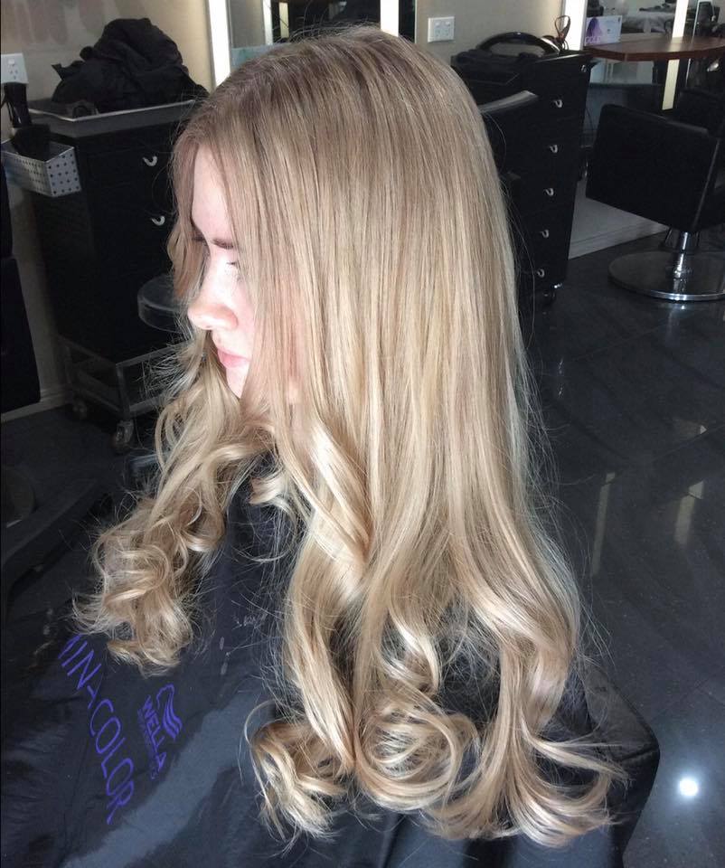 Luxurious Biscuit Blonde Hair  
Created By Cour…