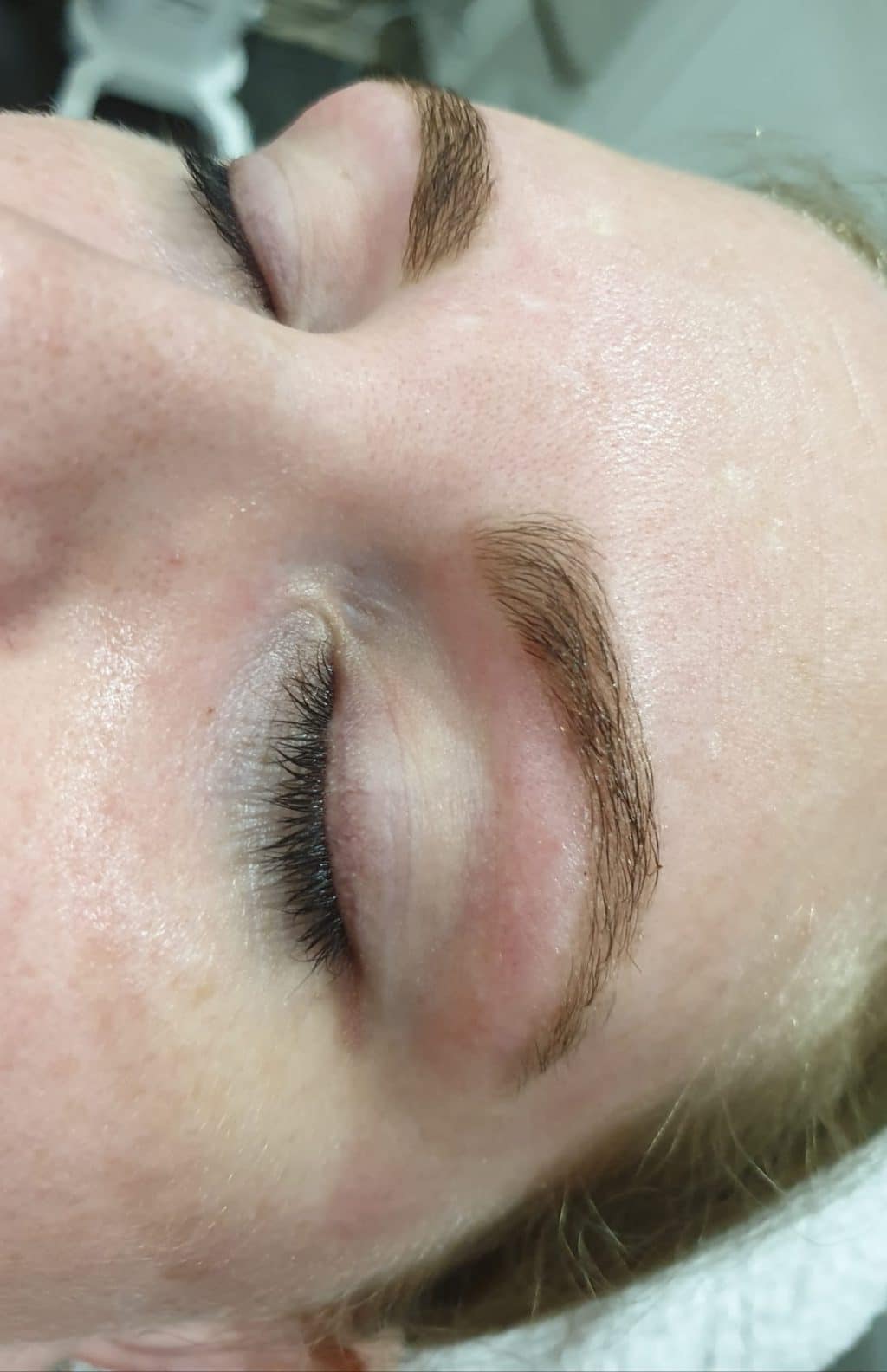Shaped brows and lash extensions at La Mode