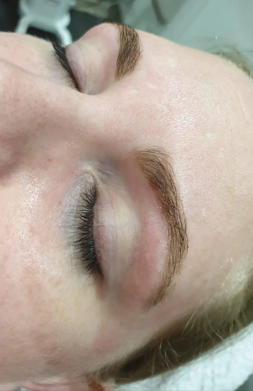 Shaped brows and lash extensions at La Mode